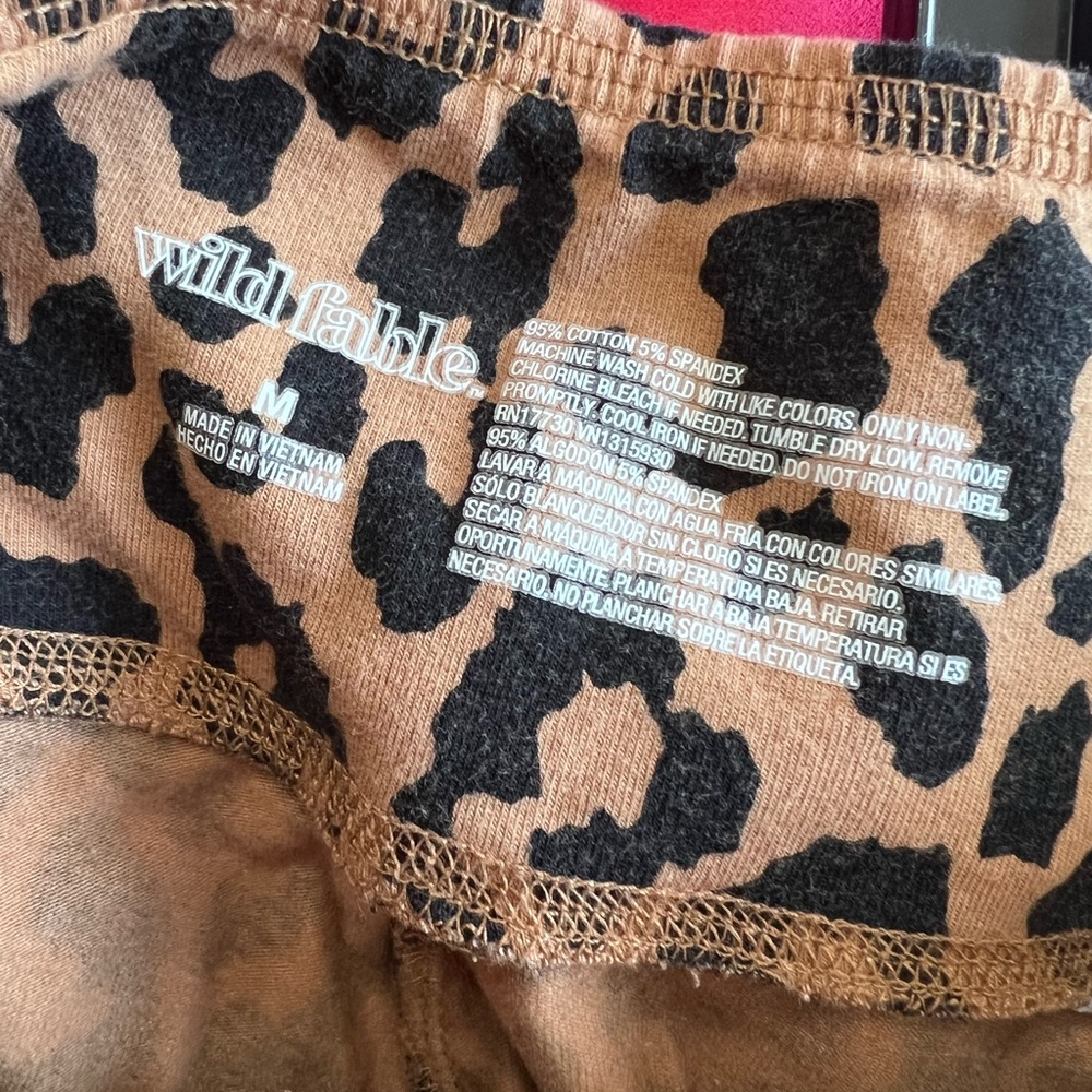 Wild Fable Leoaprd Leggings - Picture 3 of 4